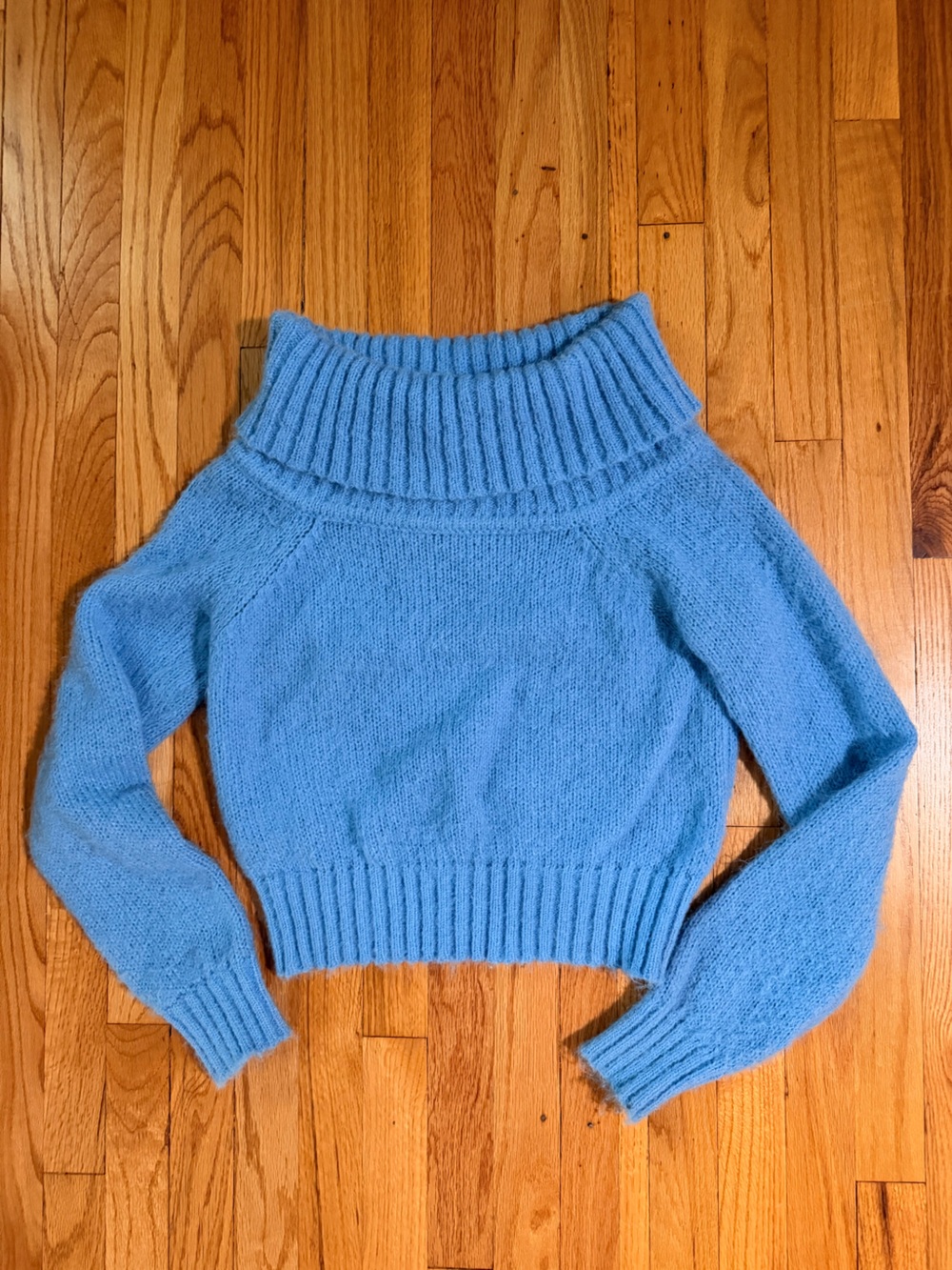 Cropped Sky Blue Ribbed Turtleneck Sweater